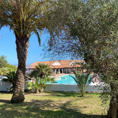 Le Rocce Antiche מלון 4*